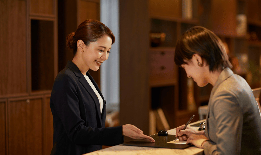 Front Desk Clerk / Officer