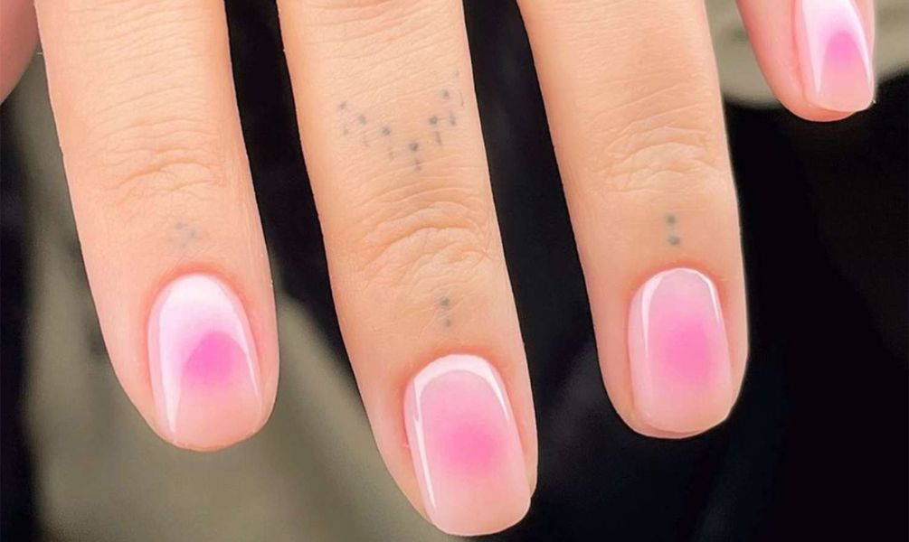 Airbrush Effect Ombre Nails