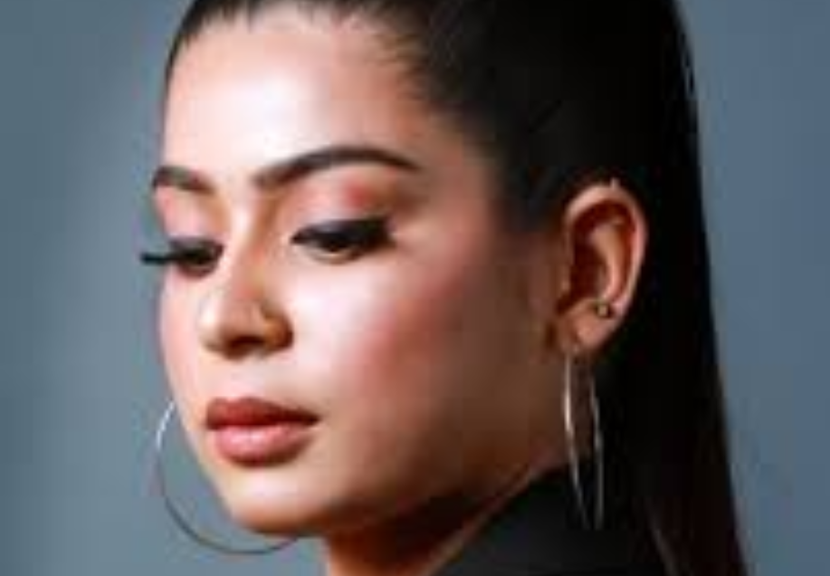 Corporate look makeup