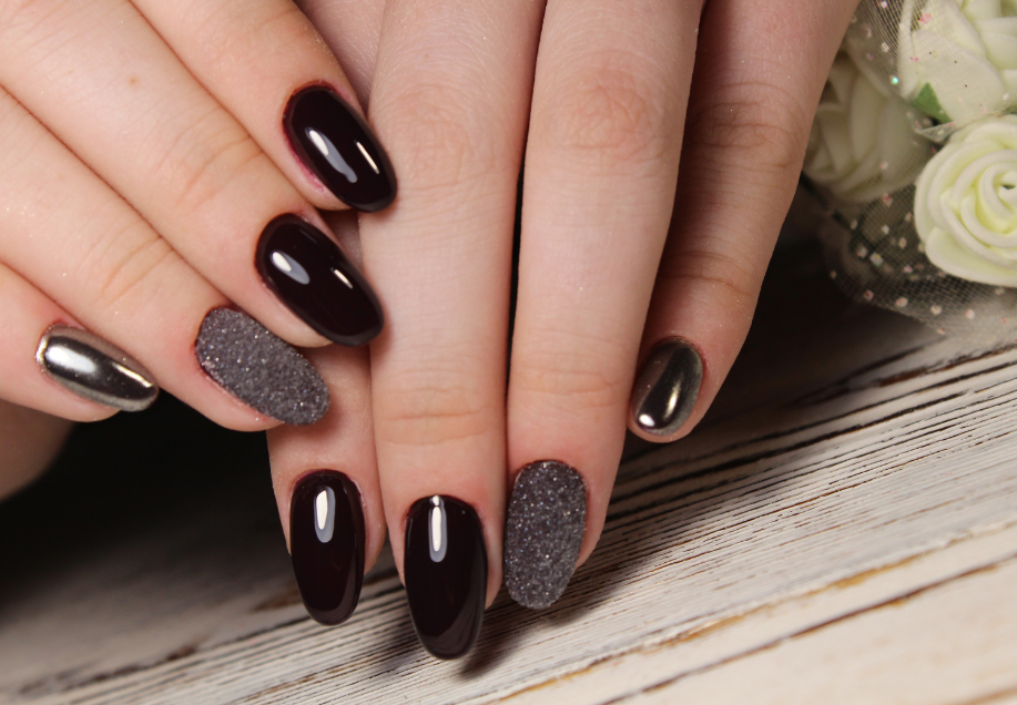 Hot Black Nail Art