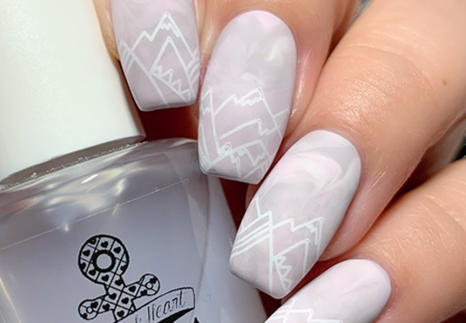 Mountain Acrylic Nails